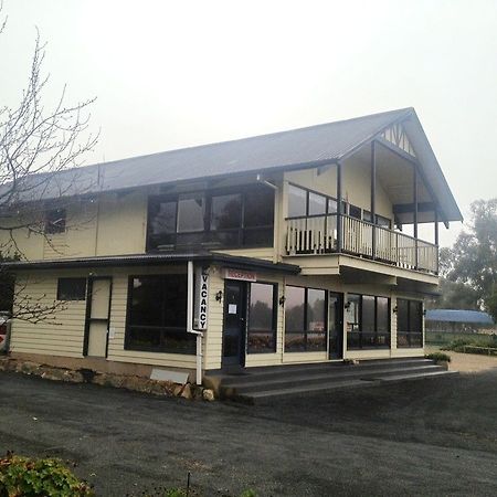 Jugiong Motor Inn Экстерьер фото